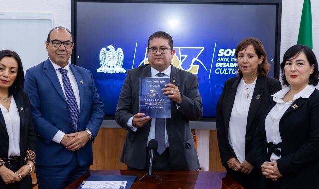 Entrega rector Rubén Ibarra tercer informe de gestión universitaria de la UAZ