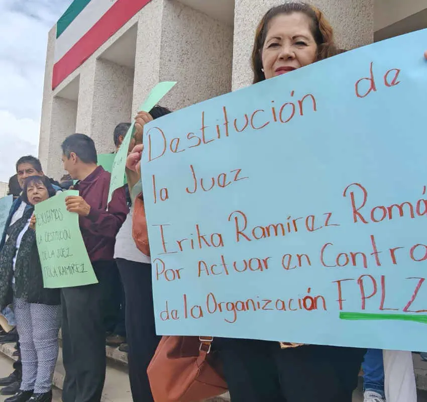 Grupos de agremiados del FPLZ protestan por presunto embargo de cuentas