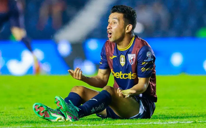 Femexfut inhabilita al jugador que fracturó al ‘Hobbit’ Bermúdez; volverá jugar hasta 2025
