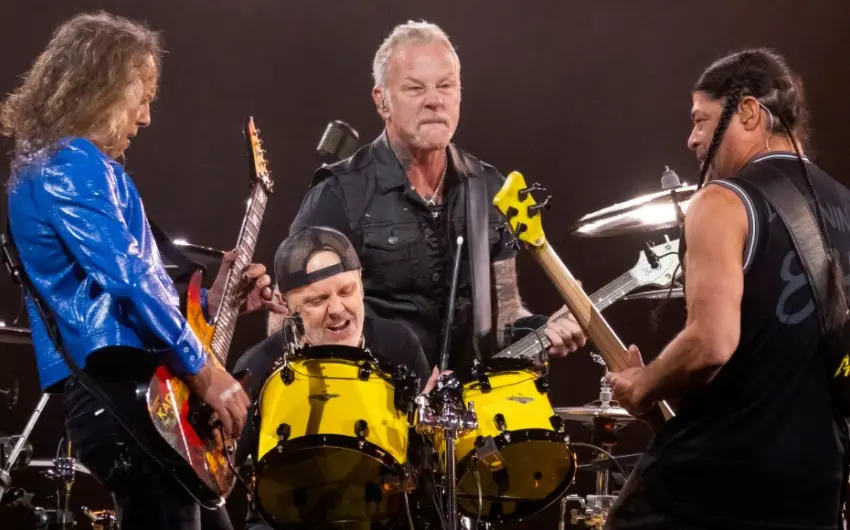 De shows austeros a producciones enormes: Así han cambiado los conciertos de Metallica con el paso de los años