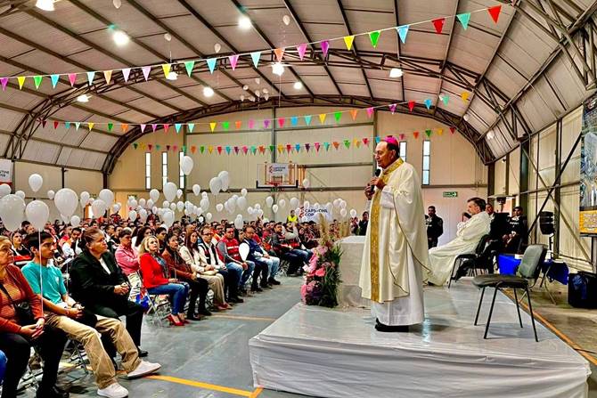 Obispo de Zacatecas bendice planta de filtrado y pastas en Capstone Copper Cozamin