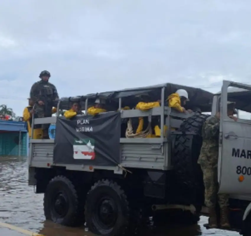Semar continúa con el apoyo a la población de Guerrero por inundaciones