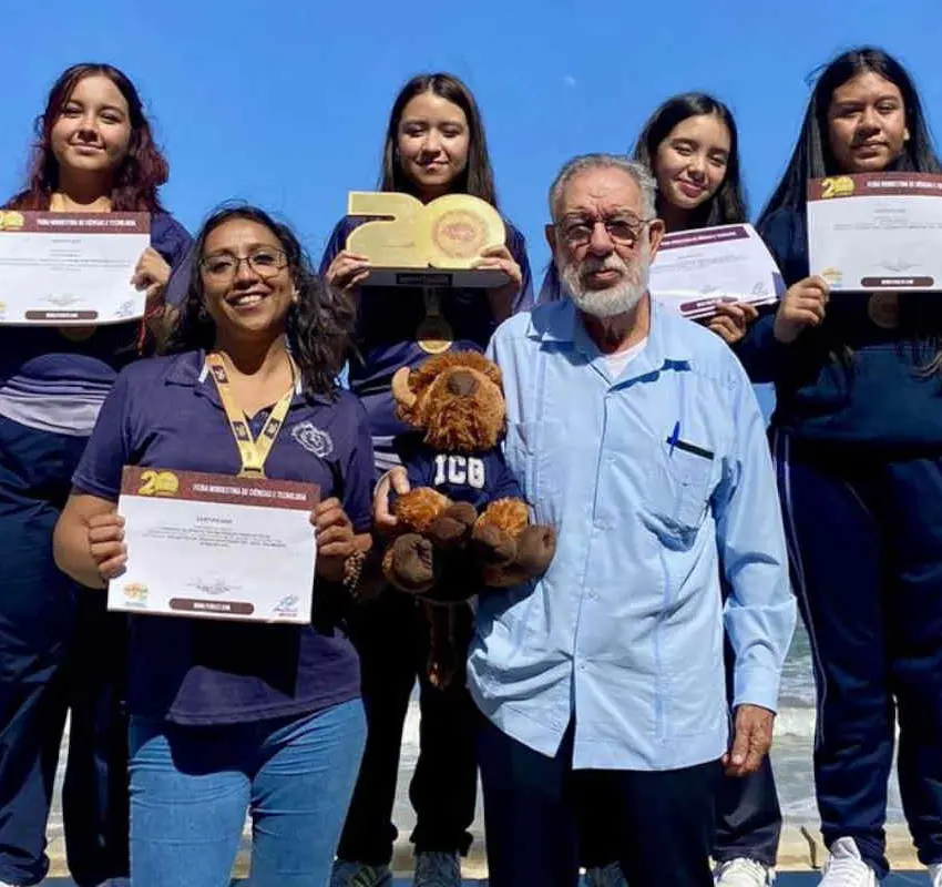 Alumnas del Instituto del Carmen de Guadalupe ganan 1er y 2do lugar en la FENECIT de Brasil