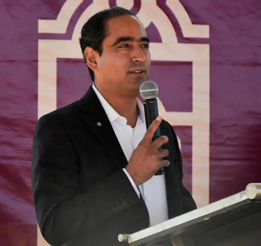Con entrega de mochilas se benefician estudiantes de la comunidad de Tacoaleche