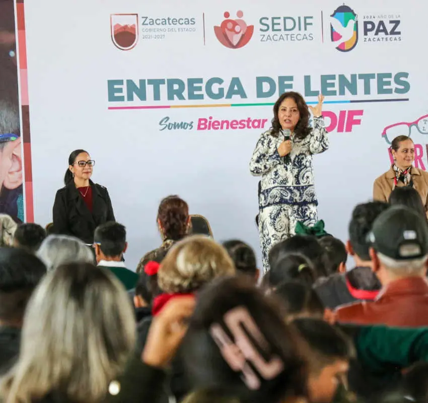 Gobierno de Zacatecas entrega lentes graduados a más de 4 mil niños