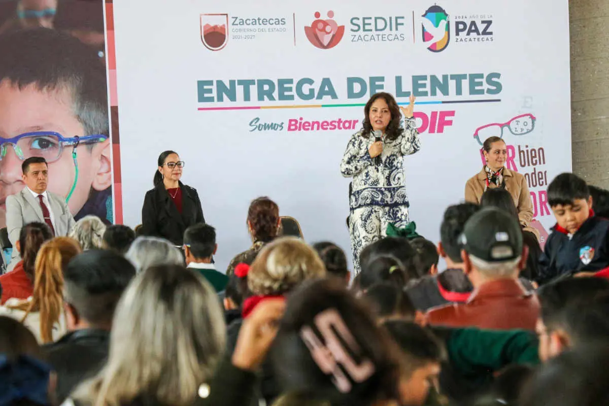 Gobierno de Zacatecas entrega lentes graduados a más de 4 mil niños |