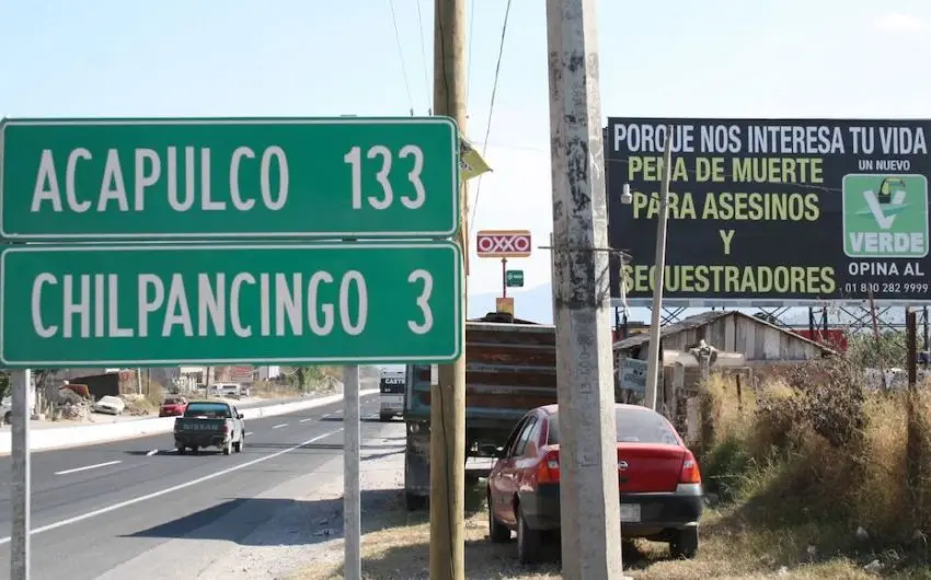 Dos alcaldes de Guerrero dejan cargo y huyen por amenazas de muerte