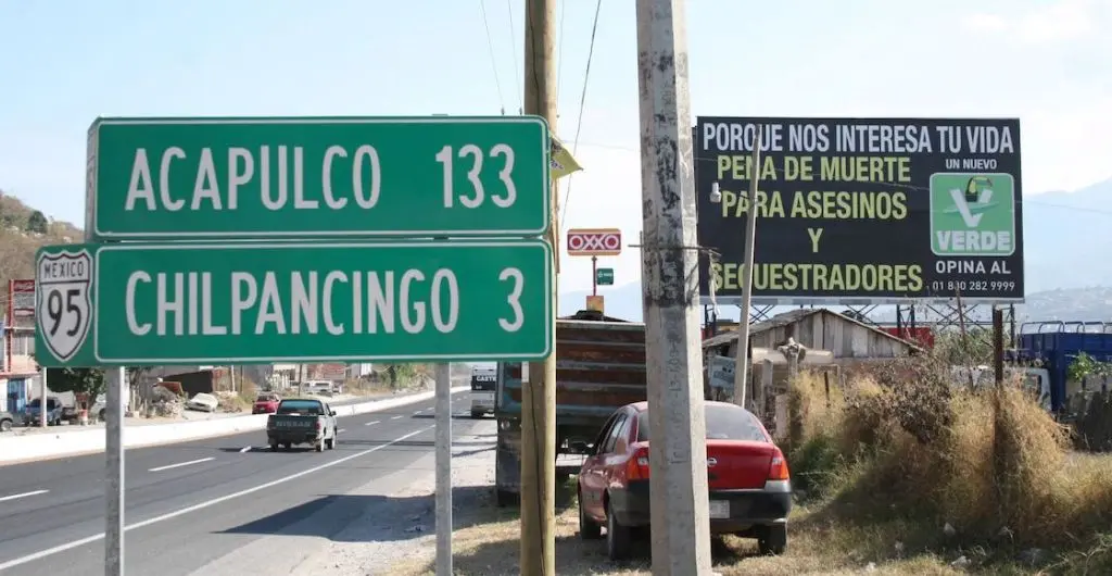 Dos alcaldes de Guerrero dejan cargo y huyen por amenazas de muerte |