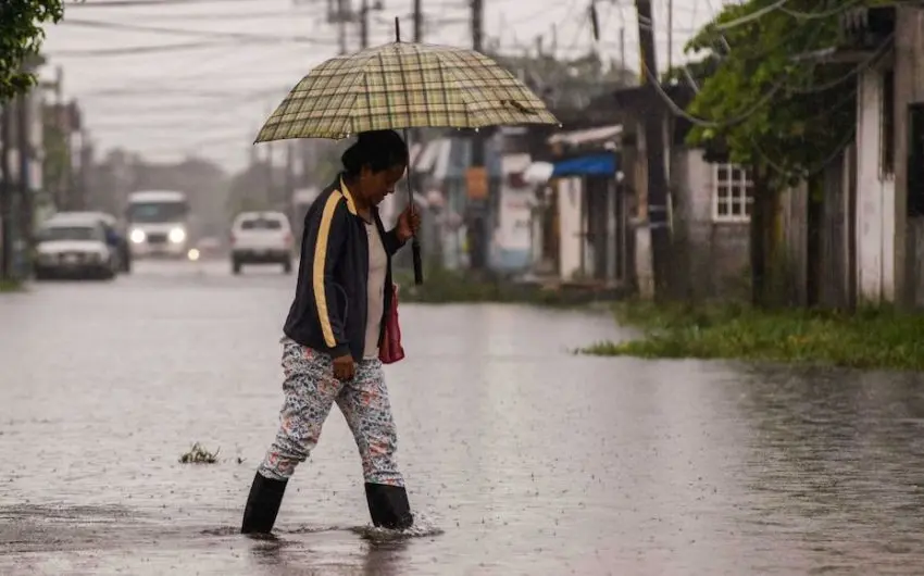 Suspenden clases en Guerrero por Once-E, se intensificará a tormenta tropical