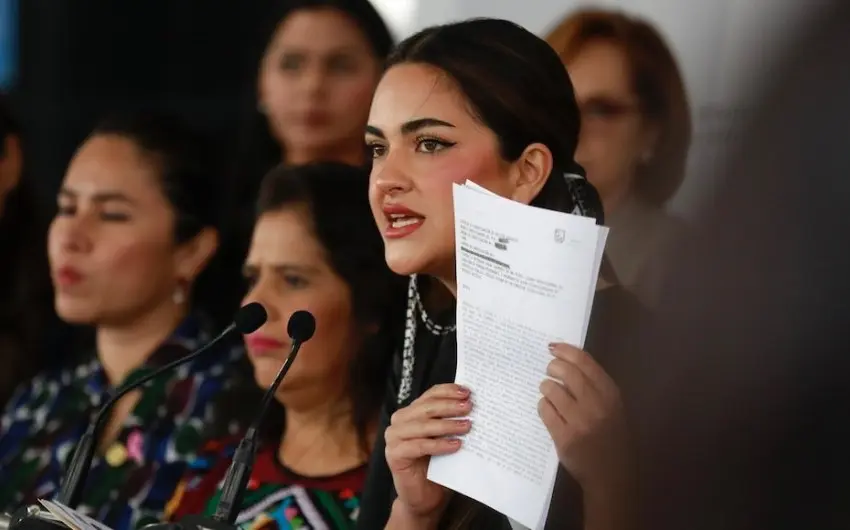 Andrea Chávez presenta denuncia penal contra caricaturista por compartir foto fake