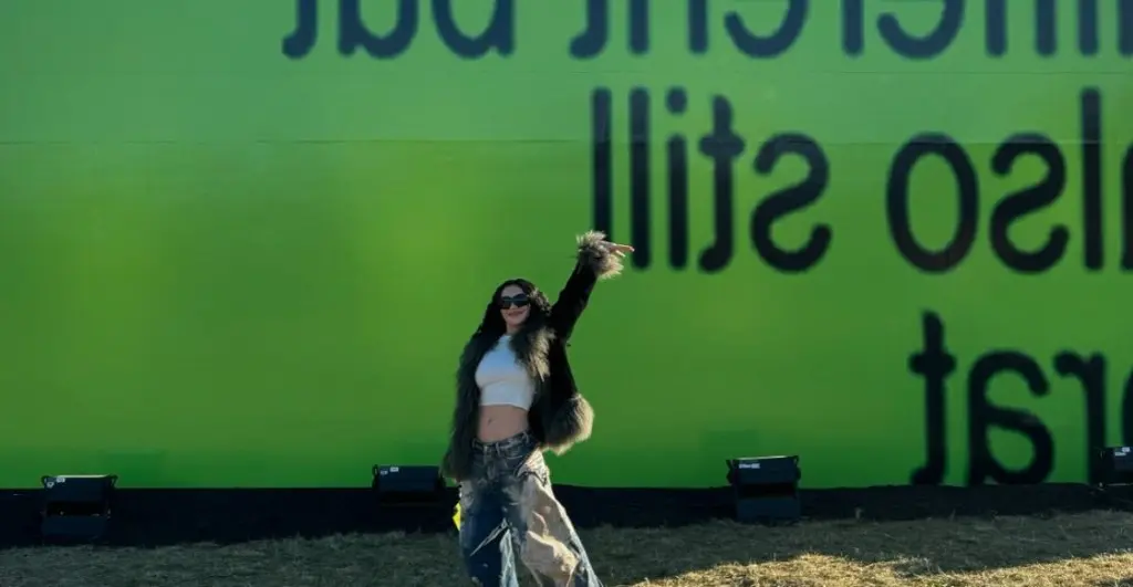 Las distintas versiones de brat de Charli XCX explicadas |