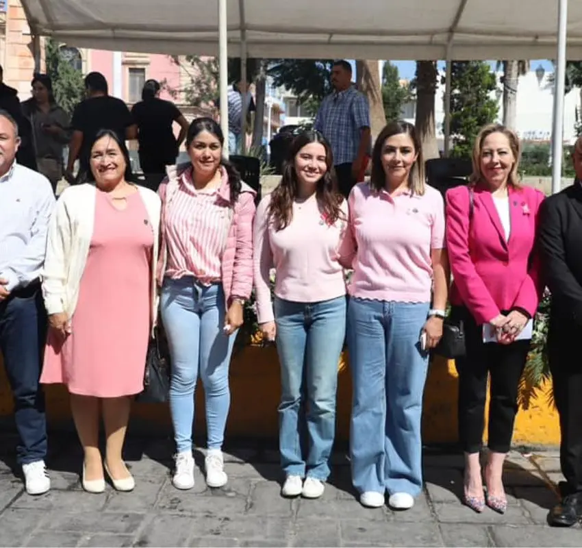 En Fresnillo se realiza desfile conmemorativo del Cáncer de Mama