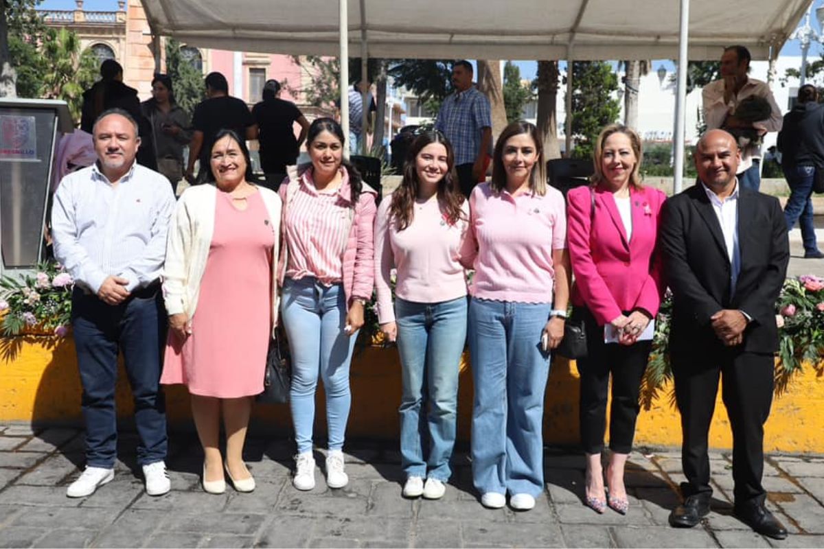 En Fresnillo se realiza desfile conmemorativo del Cáncer de Mama