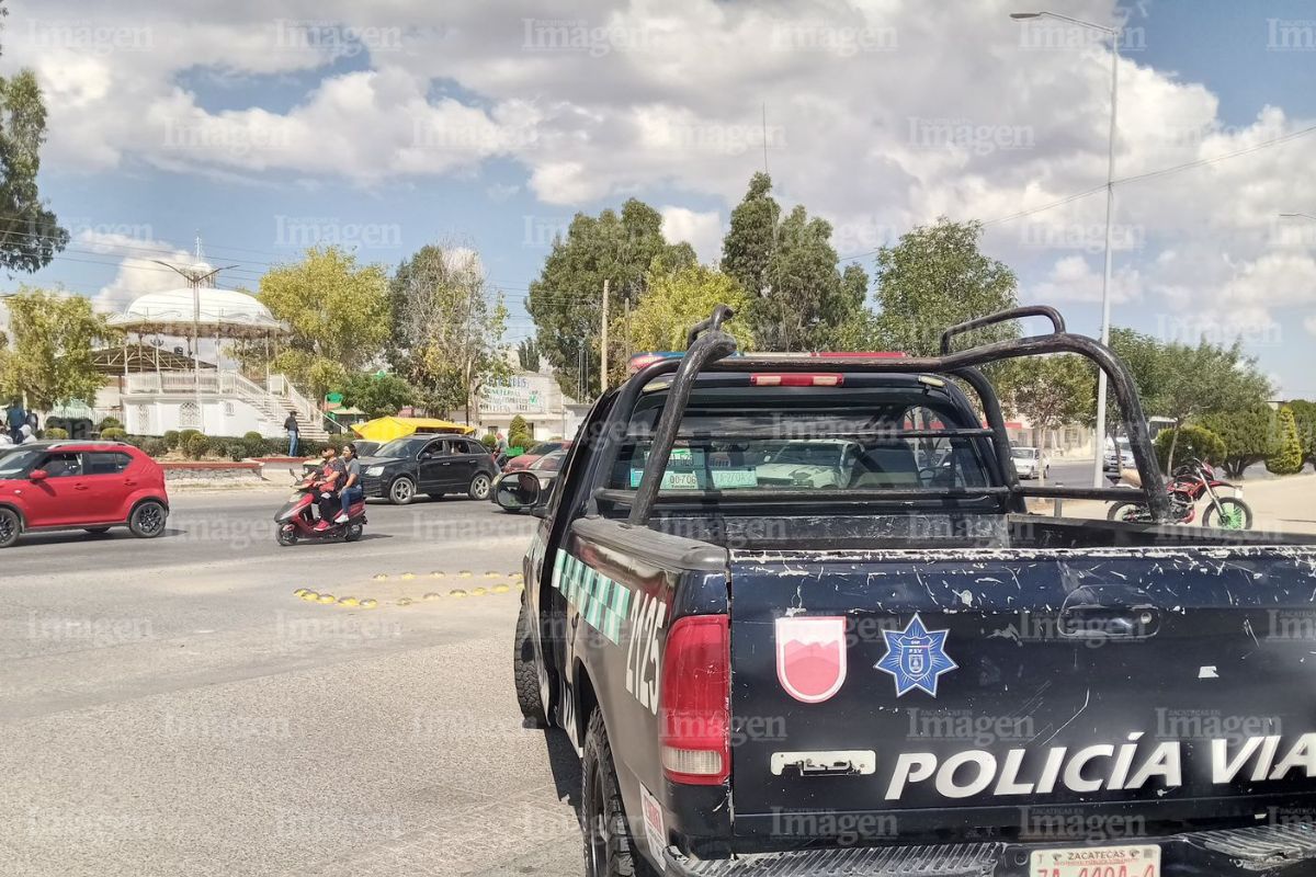 Dos mujeres en motocicleta terminan heridas tras choque en la colonia Emiliano Zapata de Fresnillo