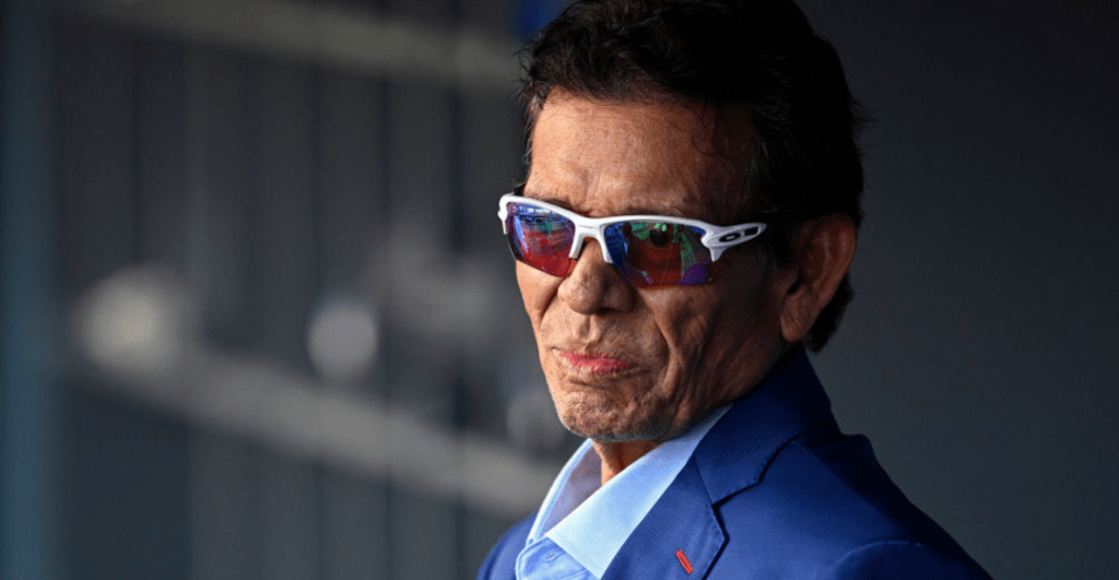 Julio César Chávez pide oraciones por la salud de Fernando Valenzuela