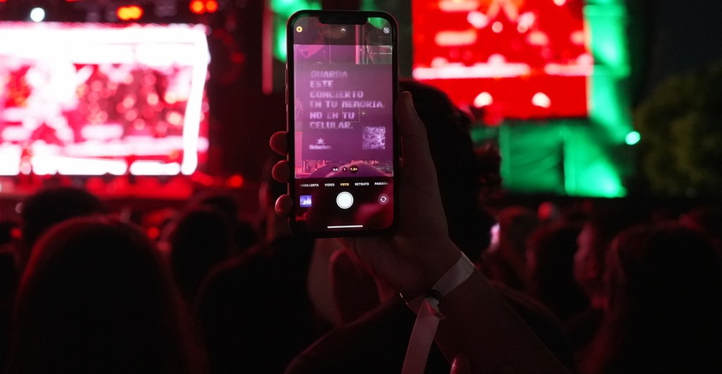 Desconéctate y disfruta: Heineken lanza el teléfono que todos necesitamos