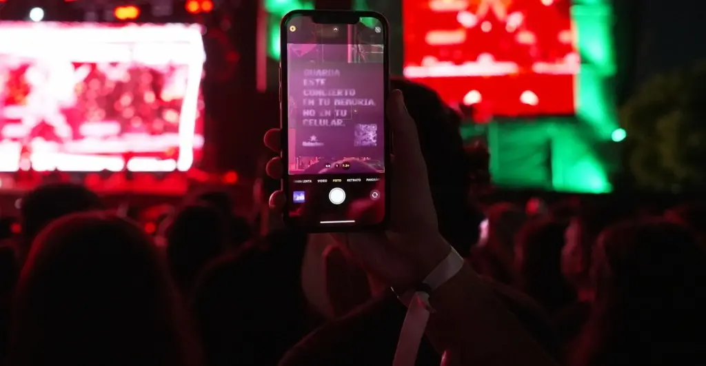 Desconéctate y disfruta Heineken lanza el teléfono que todos necesitamos |