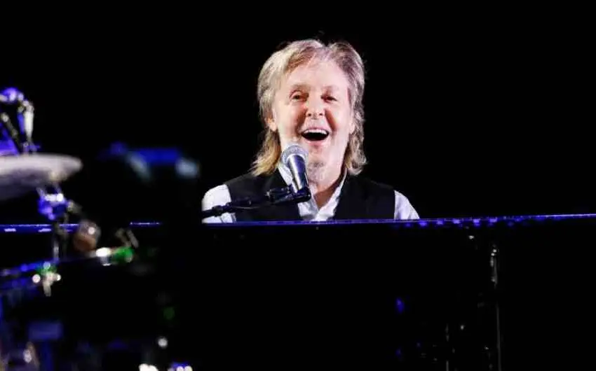 Paul McCartney toca “Now and Then” durante concierto en Uruguay