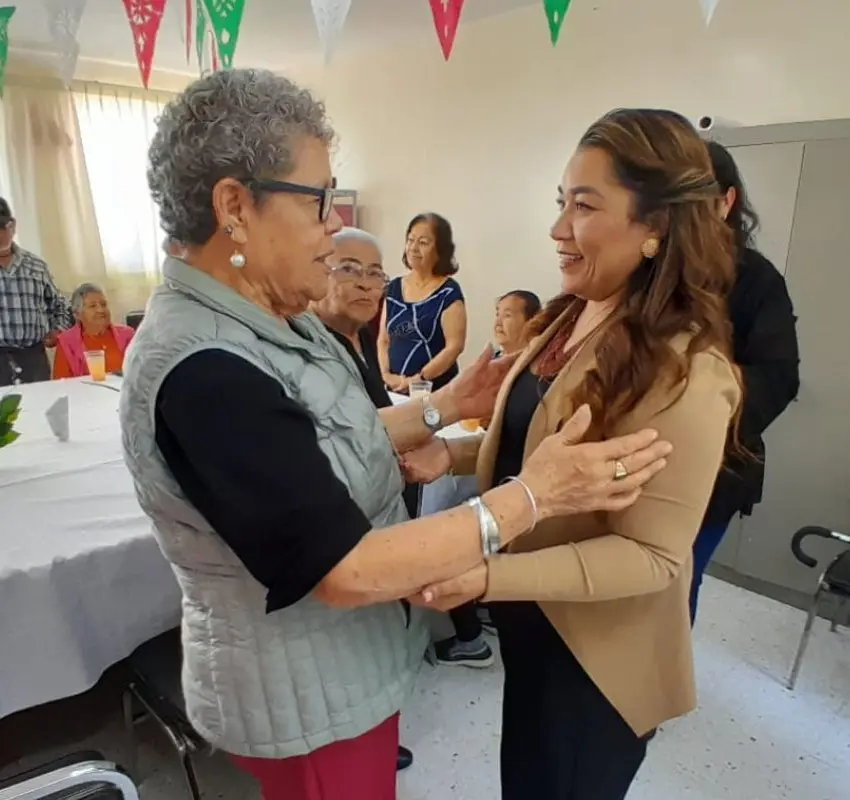 Sistema DIF Municipal de Jerez presente en la Semana del Adulto Mayor del CEBIS