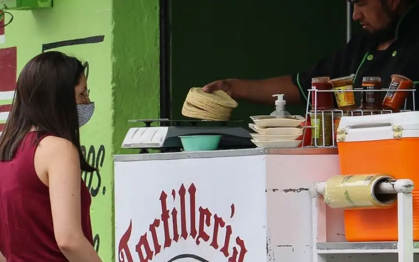 Gobierno de Claudia Sheinbaum busca bajar 10% precio de tortilla
