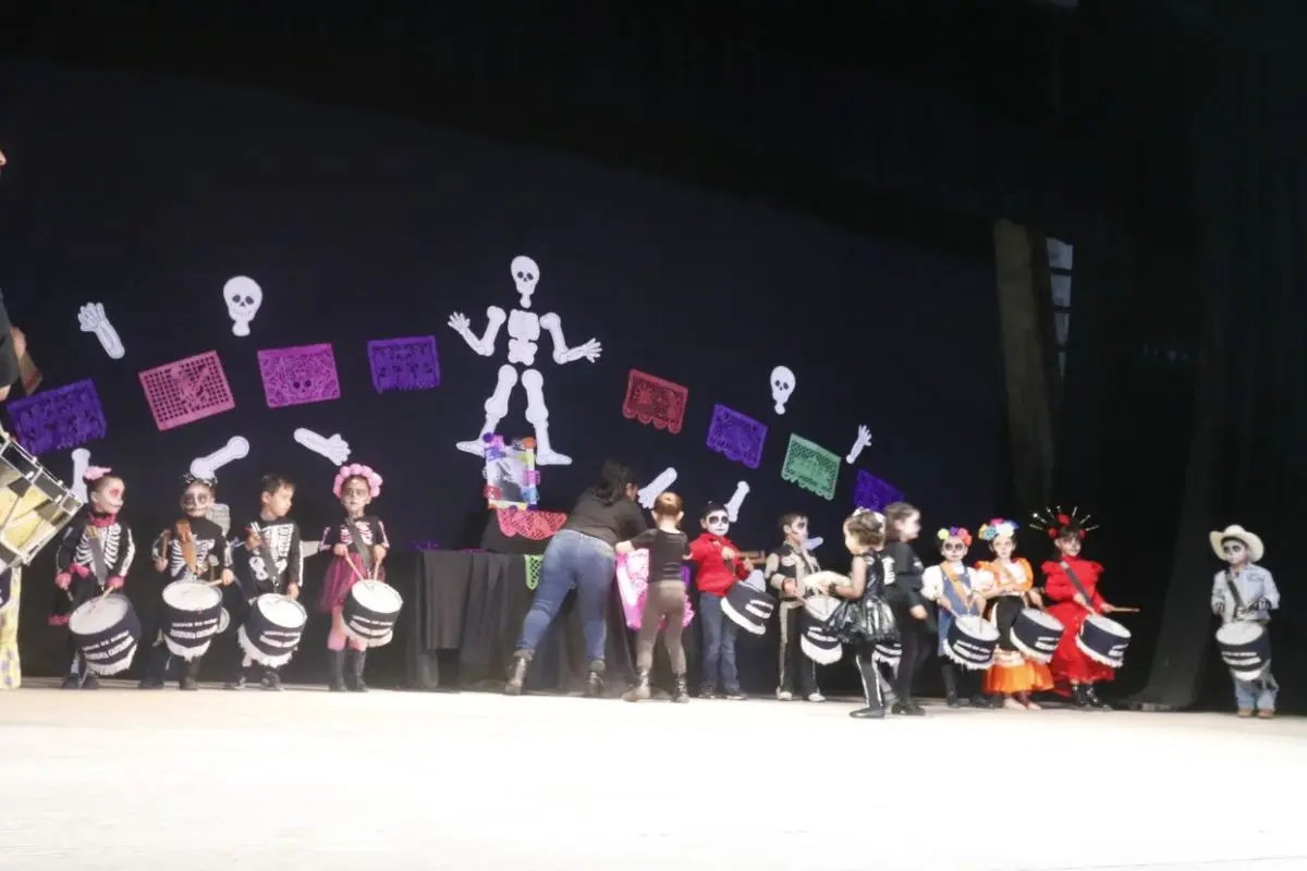 Festival Jerezano Hasta los Huesos Niños presentan Danza Huesitos en el Teatro Hinojosa |
