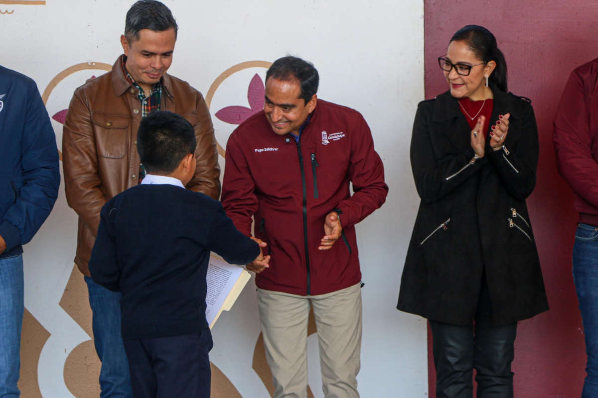 Con entrega de obra y útiles escolares Pepe Saldívar reafirma su compromiso con la educación y con las y los niños de Guadalupe