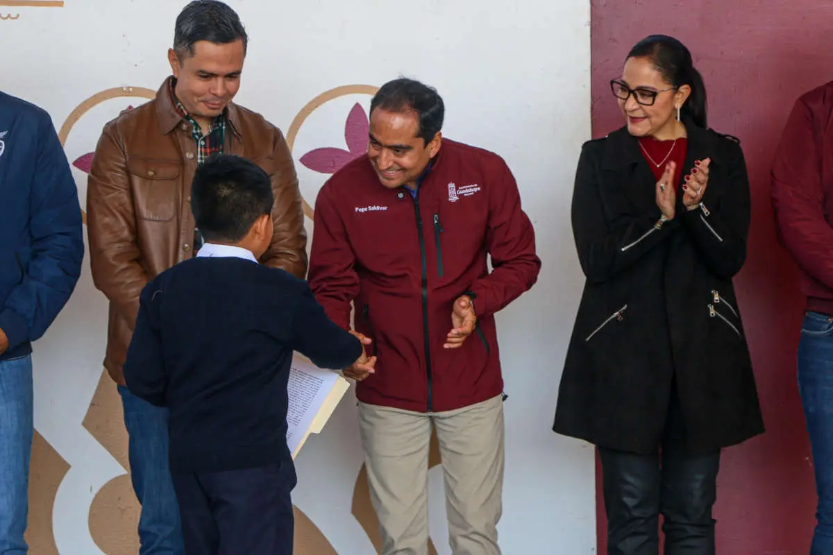 Con entrega de obra y útiles escolares Pepe Saldívar reafirma su compromiso con la educación y con las y los niños de Guadalupe |