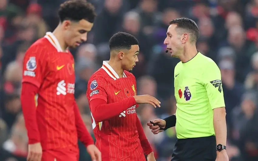 David Coote, árbitro de la Premier League, investigado por inhalar un ‘polvo blanco’