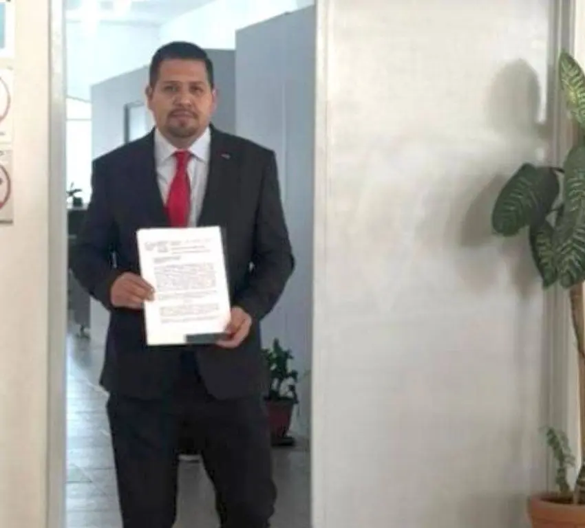 Denuncian a Oscar González Yáñez por usurpación de funciones y se registran violentos incidentes en el Estado de México