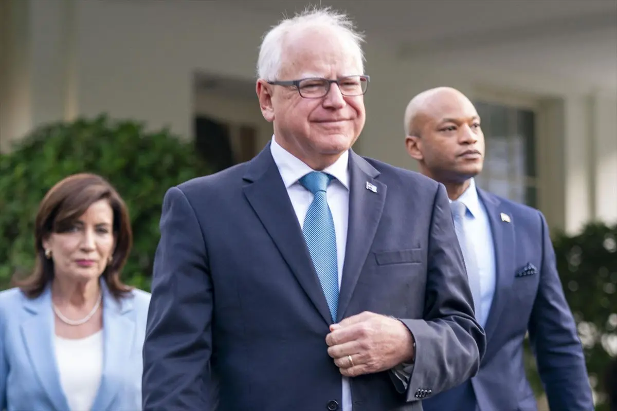 Kamala Harris elige a Tim Walz como su candidato a vicepresidencia Una apuesta segura |