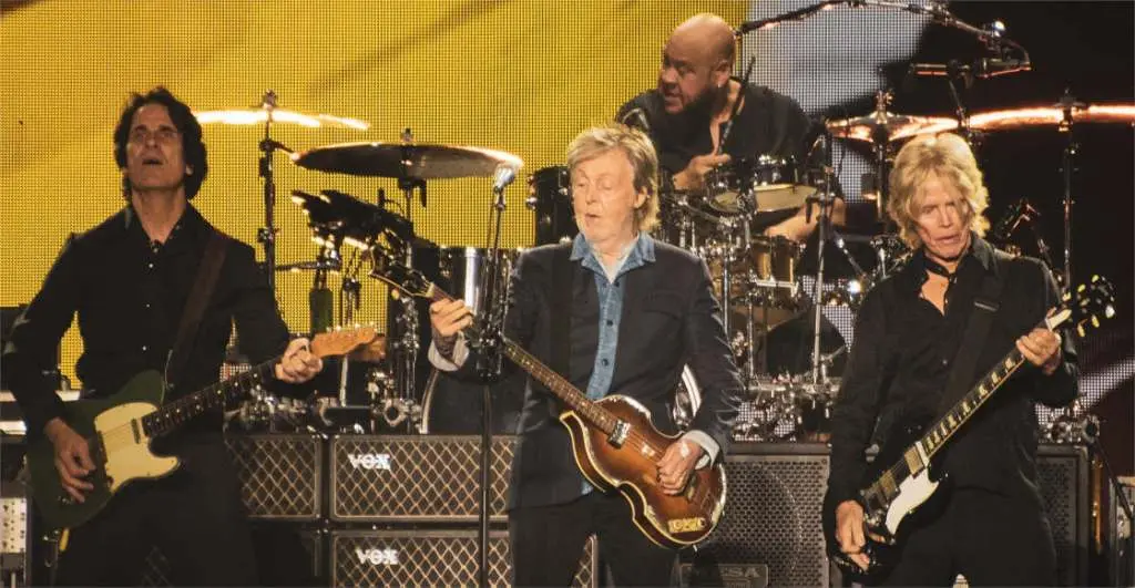 Paul McCartney en el Estadio GNP Seguros el legendario e incansable Beatle desborda amor por la CDMX |