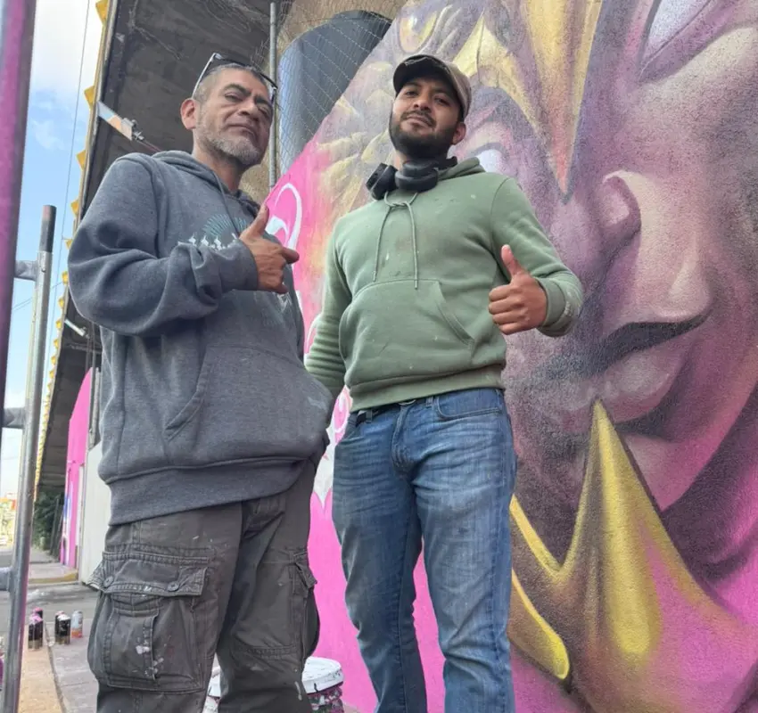 Transforman graffiteros espacios grises a murales llenos de vida en CDMX