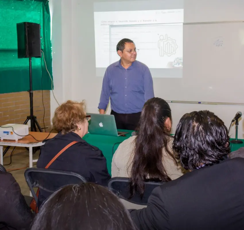 Capacitación del GEM a Servidores Públicos de Ocoyoacac en Política Social