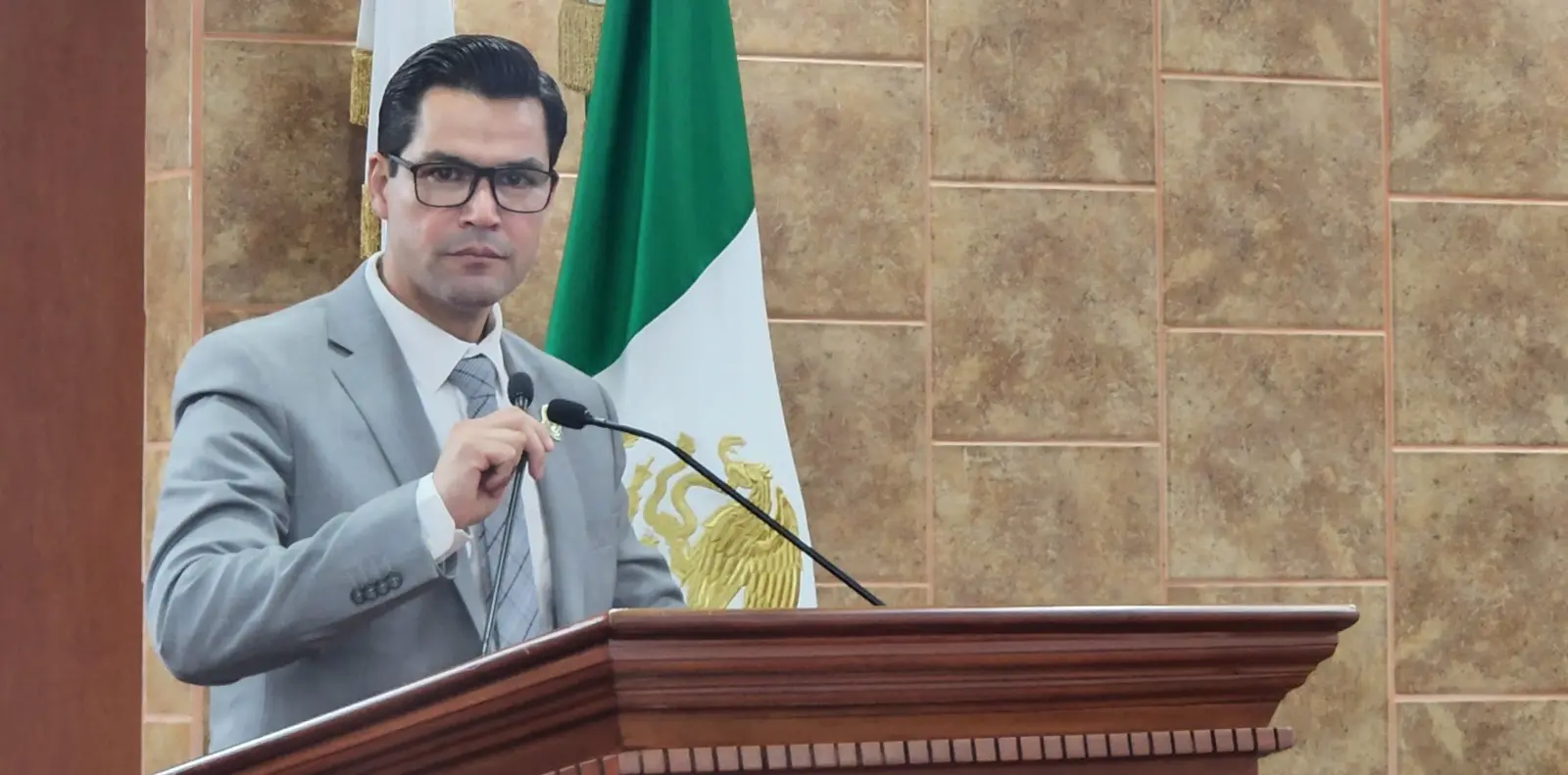 DIPUTADO HUMBERTO VALLE PROPONE QUE SE AMPLÍE HORARIO DE CRUCE DE LA GARITA TECATE |