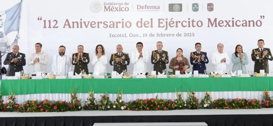 Asiste Salomón Jara a ceremonia conmemorativa del 112 Aniversario