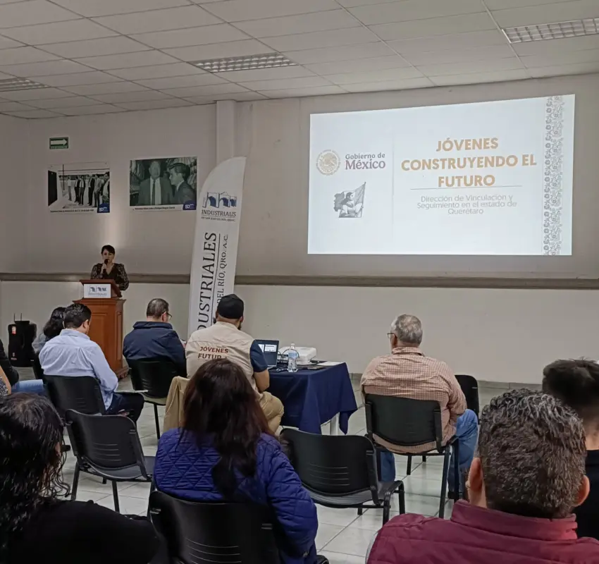 Brindan plática informativa sobre Jóvenes Construyendo el Futuro