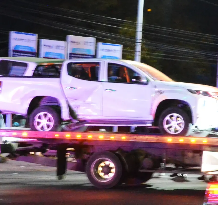 Choca unidad policial de El Marqués