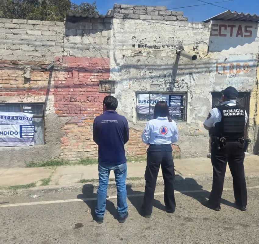 Clausuran tres negocios