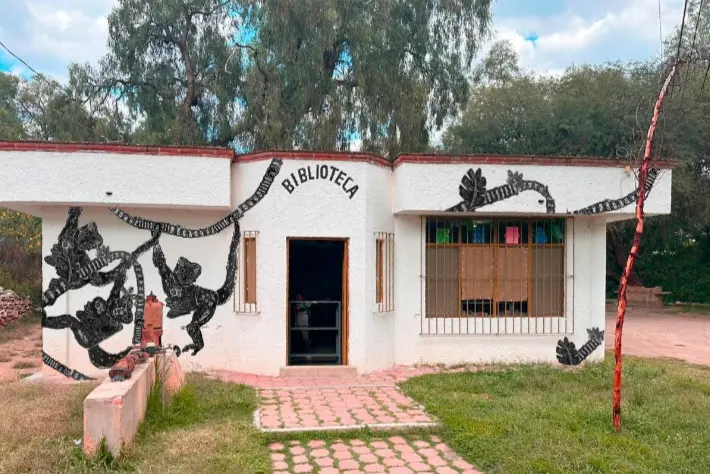 Con murales se fomenta la lectura y se dignifican las bibliotecas de Querétaro
