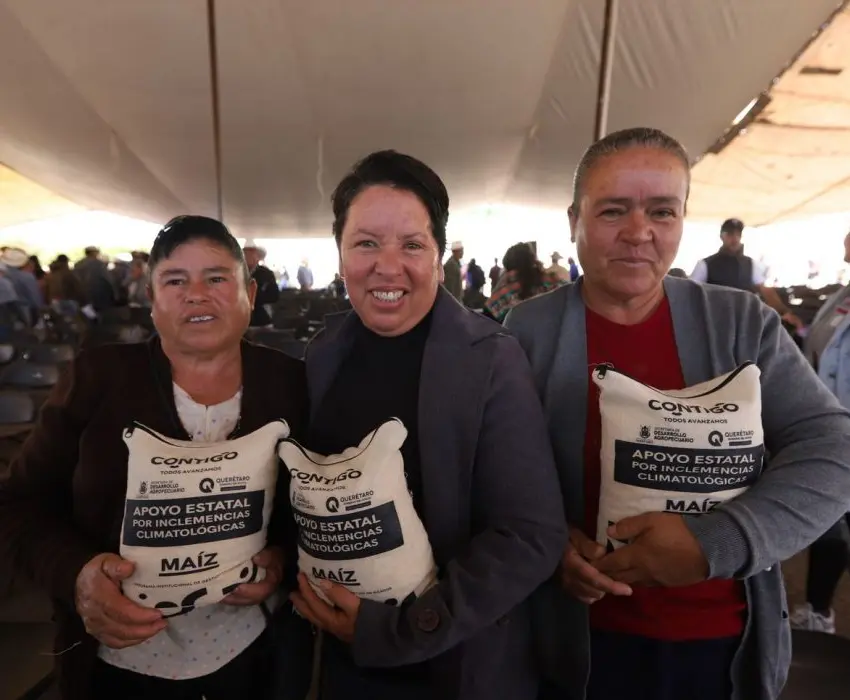 Entrega SEDEA maíz para consumo humano en Huimilpan