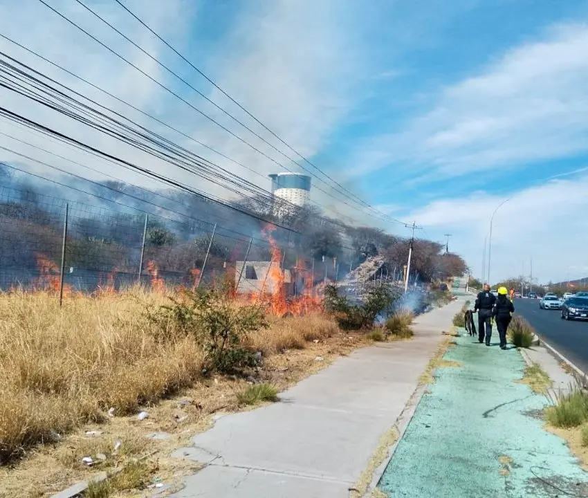 Incendio de pastizal movilizaron a CEPCQ