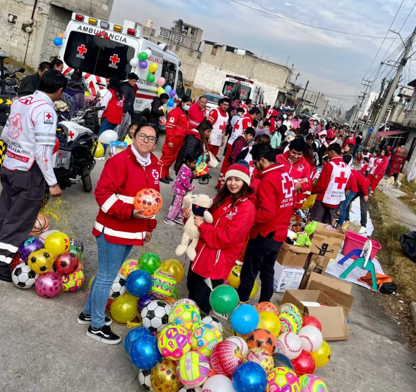 Lleva Cruz Roja Mexicana magia de Reyes Magos a comunidades de Toluca