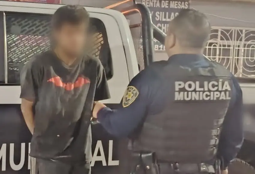 Lo sorprendieron robando en taller de hojalatería
