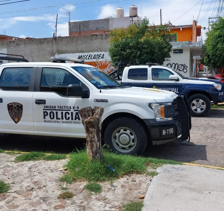 Roban auto y lo abandonan en la colonia El Parque