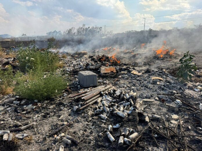 Sofocan incendio en bodega de plásticos y lonas - Noticias de ...