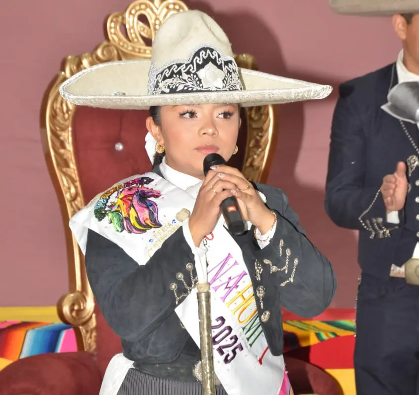 Coronaron a Naomi Primera como Reina de Feria del Caballo Texcoco 2025