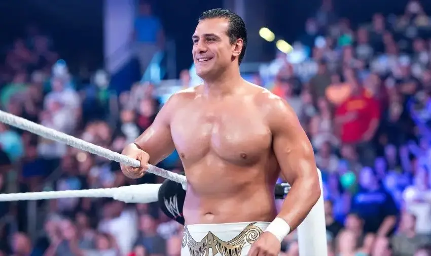 Alberto “El Patrón” suspendido por aventar silla a un aficionado