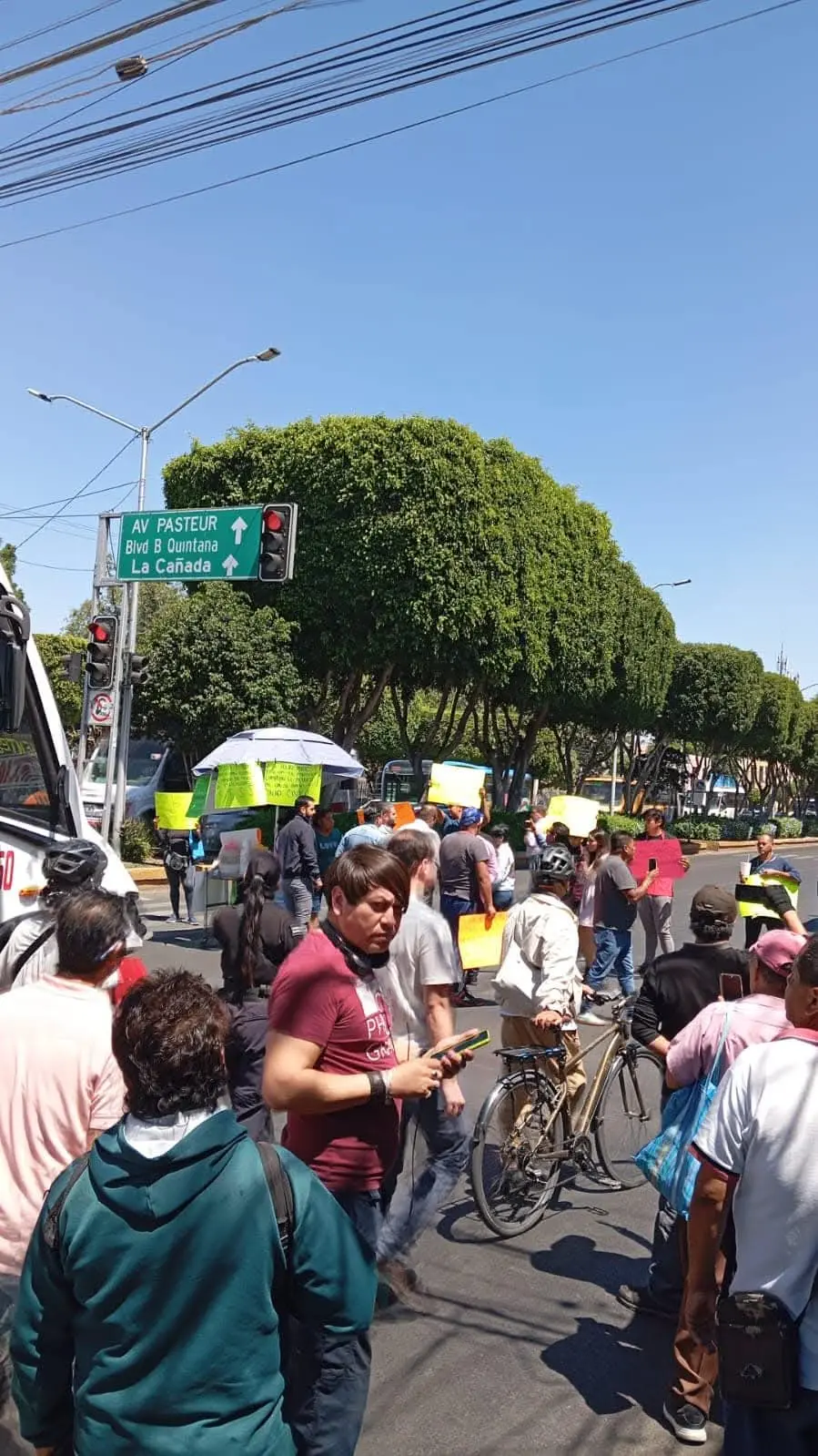 Ambulantes cierran Zaragoza piden espacio cerca a Mercado