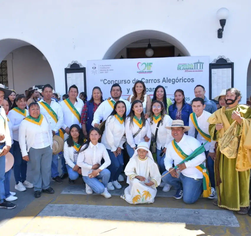 Concurso de carros alegóricos y comparsas en Almoloya de Juárez