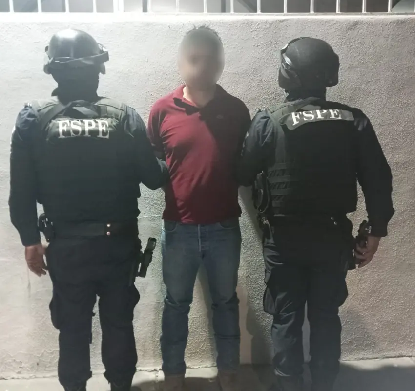 Detenido en posesión de arma de fuego